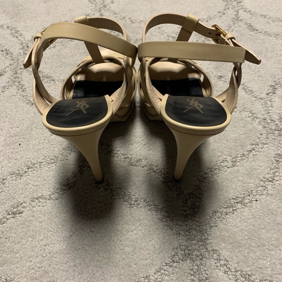 🔥SOLD🔥Yves Saint Laurent Tribute Sandals🔥🔥SOLD - Picture 3 of 5